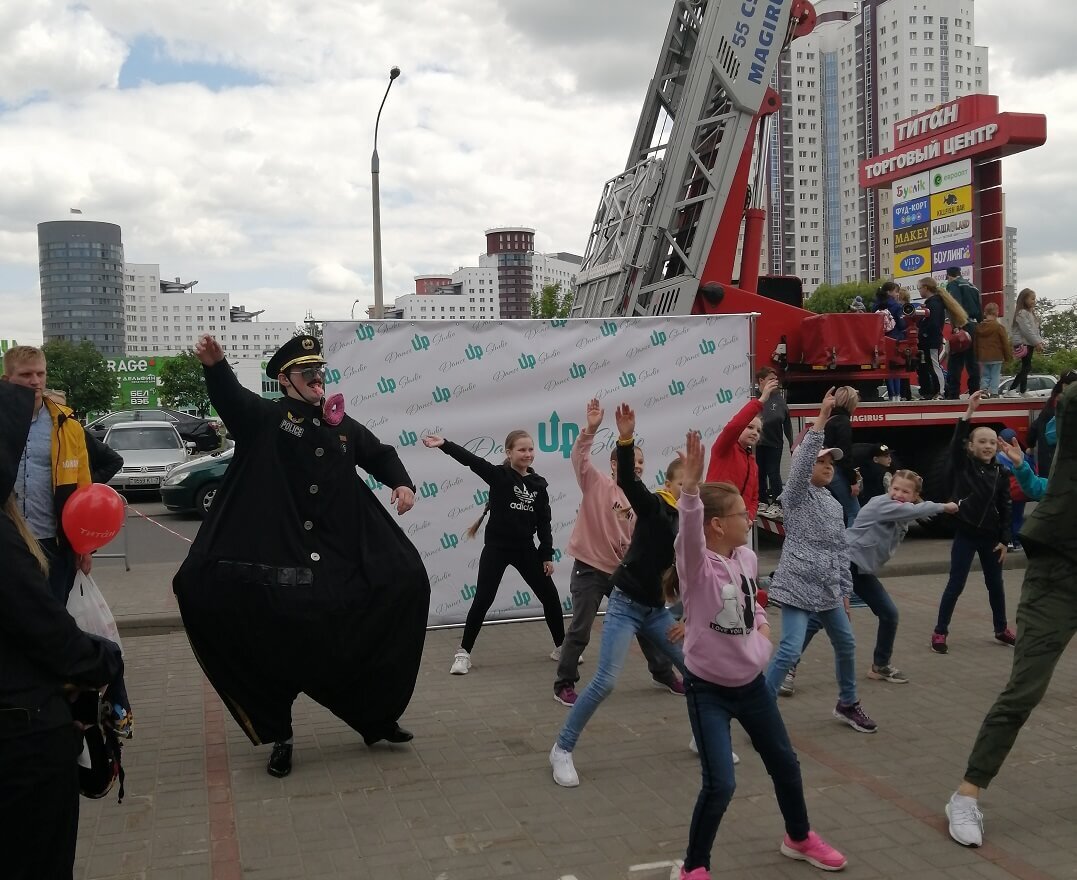 День защиты детей на проспекте Дзержинского